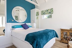Sunny Cove Manor