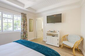 Sunny Cove Manor
