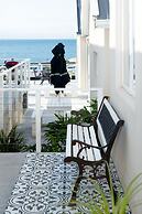 Boulders Beach Hotel, Cafe and Curio