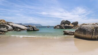 Boulders Beach Hotel, Cafe and Curio