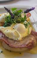 Boulders Beach Hotel, Cafe and Curio