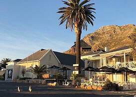 Boulders Beach Hotel, Cafe and Curio