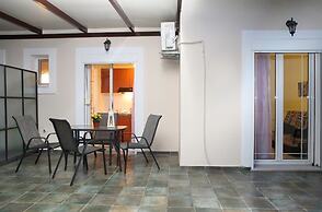 Apartments Avra