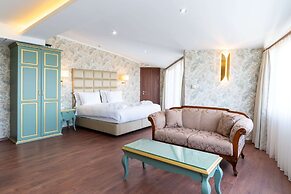 Motali Life Hotel