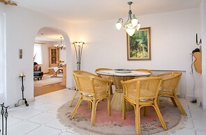 Villa Euphoria