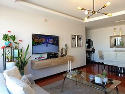 PLAZA FOCH Area - APARTMENTS with Balcony