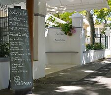 Petit Hotel