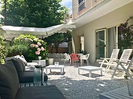 Petit Hotel