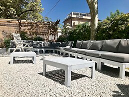 Petit Hotel