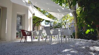 Petit Hotel