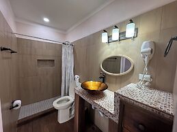 Maya Bella Downtown Hotel