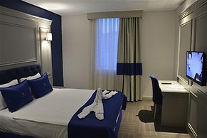 Sarissa Hotel