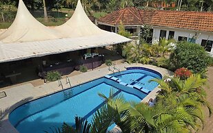 Mowicribs Hotel & Spa