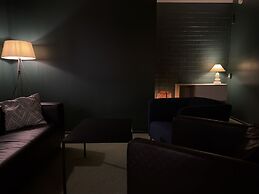 The Rooms Airport - 20Rooms