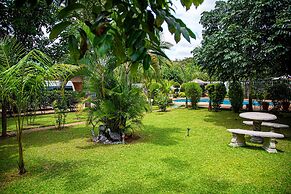 Dzimbahwe Guest Lodge