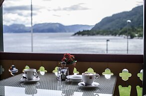 Lavik Fjord Hotell