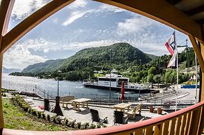 Lavik Fjord Hotell