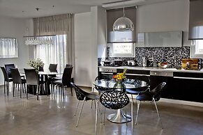 Ella Sun Eilat