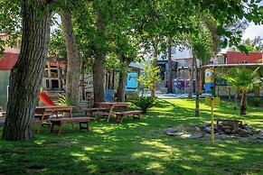 Lemon Tree Hostel