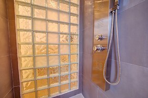 Liberty Suites