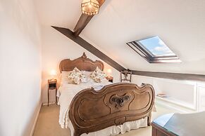 Blenheim Lodge