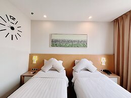 Verse Luxe Hotel Wahid Hasyim