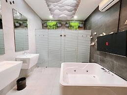 Verse Luxe Hotel Wahid Hasyim