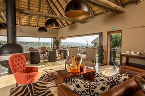Umzolozolo Private Safari Lodge