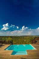 Umzolozolo Private Safari Lodge