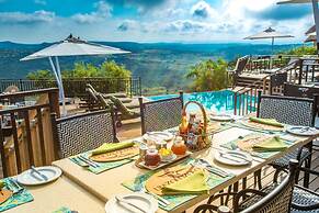 Umzolozolo Private Safari Lodge
