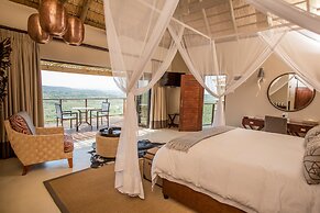 Umzolozolo Private Safari Lodge
