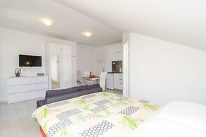 Cina Apartments