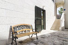 Cina Apartments