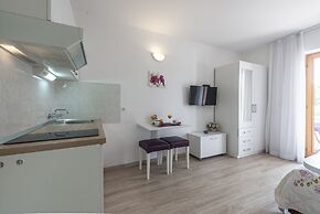 Cina Apartments