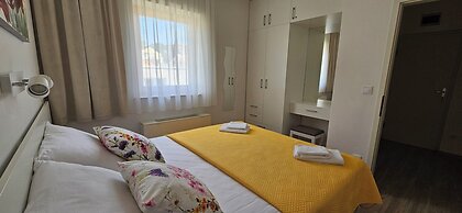 Cina Apartments