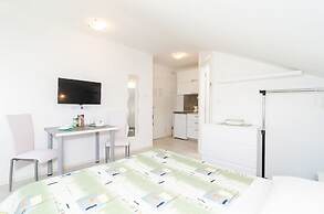 Cina Apartments