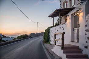Anemos Houses