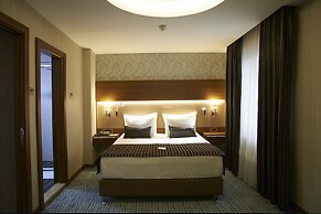 Saffron Hotel
