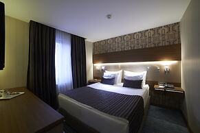 Saffron Hotel