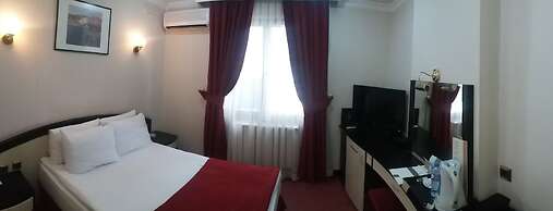 Saffron Hotel