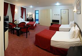 Saffron Hotel