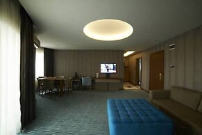 Saffron Hotel