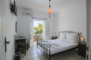 Yperia Hotel