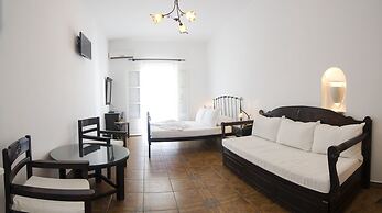 Yperia Hotel