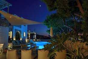 Yperia Hotel