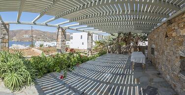 Yperia Hotel