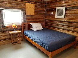 Christina Lake Lodge