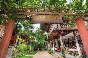 Isann Lodge