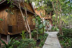 Isann Lodge