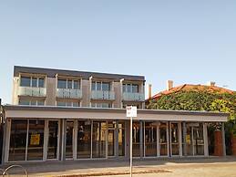 Semaphore Splash Apartments